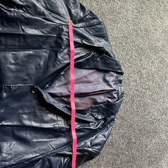 Jacket - Picture 7 of 7